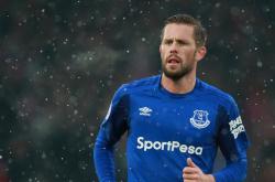 巴特勒在FPX比赛中最后时刻胜出，夺冠引发热议！赢得满堂喝彩